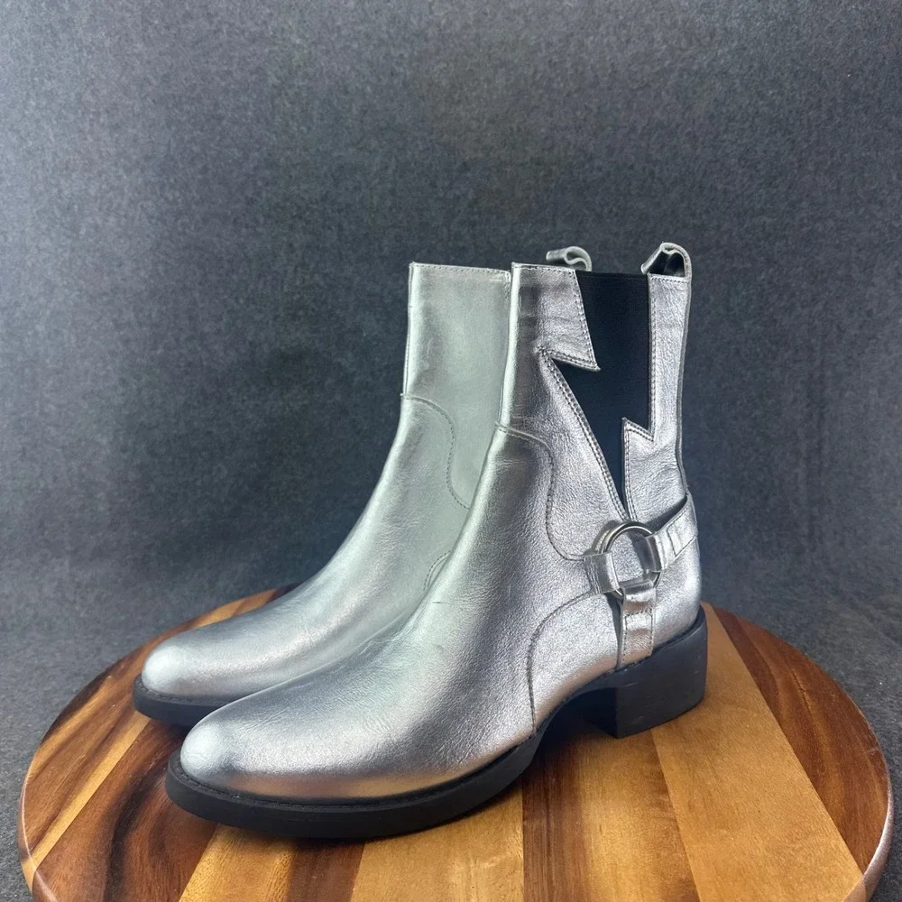 dingo silver metallic